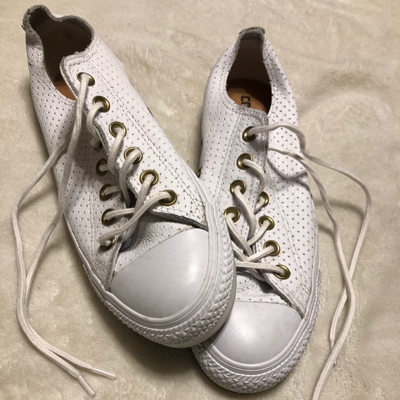 chuck taylor all star perforated low top